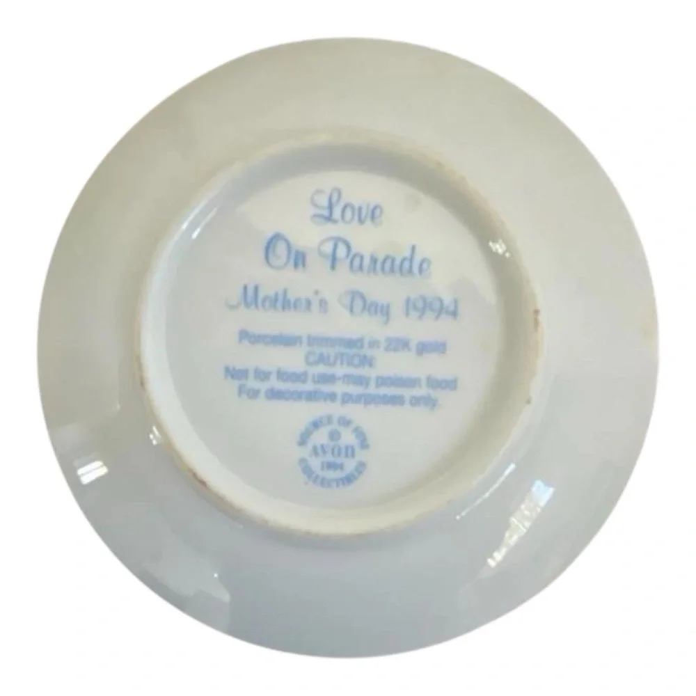 Vintage Mother's Day 1994 'Love On Parade' Decorative Plate - Multicolor